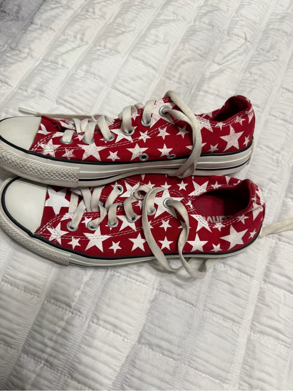 Converse Low Top Canvas Sneakers in Red with White Stars M6/W/8 Unisex July - Picture 3 of 6